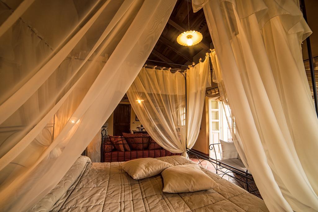 Dimora Storico Romantica Il Sole E La Luna Cerretto Langhe Ngoại thất bức ảnh